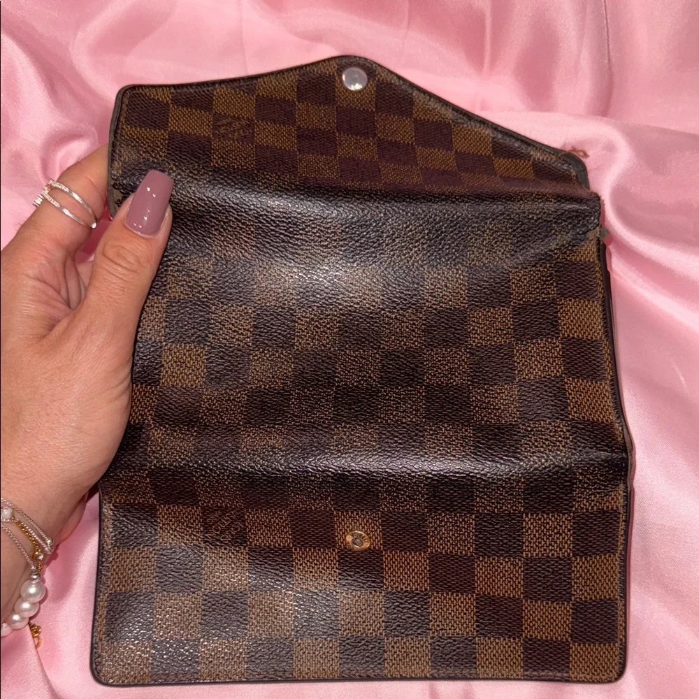 Louis Vuitton Wallet - Picture 11 of 11